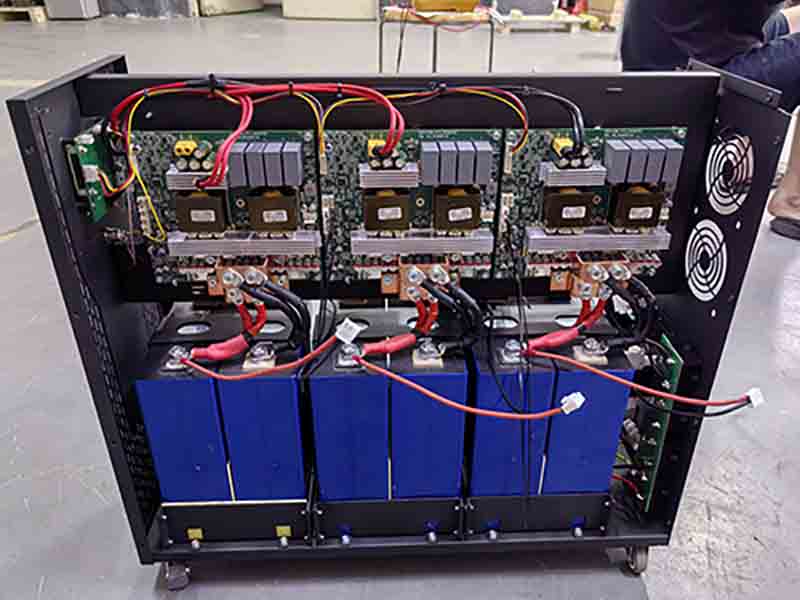 UPS built in lithium battery