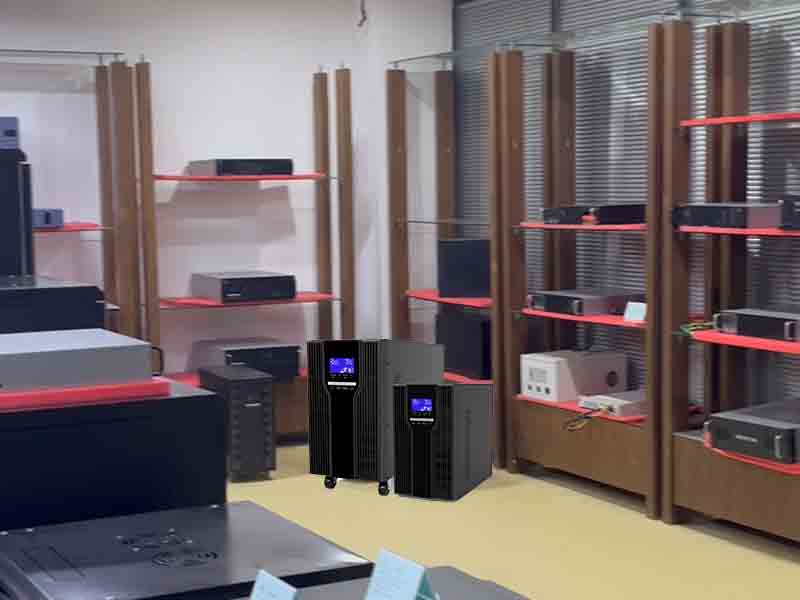 Full range of lithium ion UPS